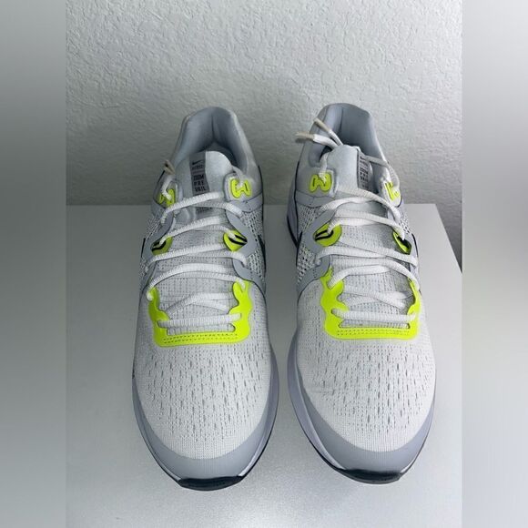 NWT Nike Zoom Prevail main image 12